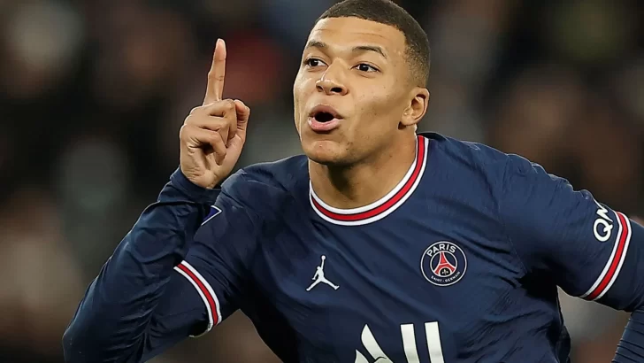 ¿Mbappé se queda en el Paris Saint-Germain?