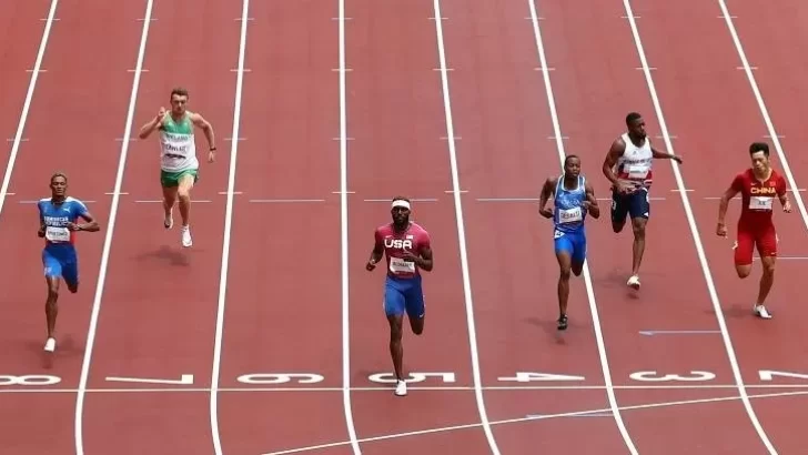 ¡Con récord incluído! Yancarlos Martínez avanzó a semifinales de los 200 metros