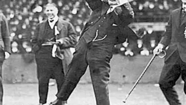 Charlie Bennet sin piernas implantó el récord más grande en Opening Days