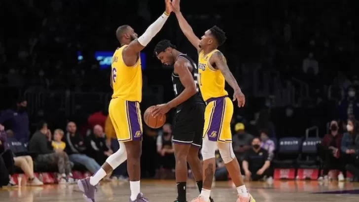 Lebron James y Malik Monk protagonistas en la victoria número 20 de Lakers