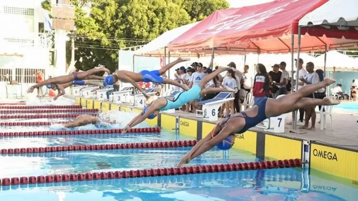 Deborah Fabián la sirena de 12 años que brilló en el Invitacional Internacional de Natación