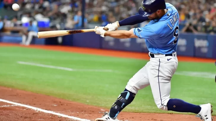 Rays completan barrida ante Medias Rojas y se alejan en la primera posición