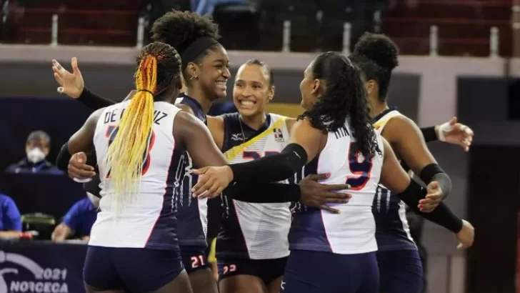 ¿Cuál fue la mejor actuación histórica de las Reinas del Caribe en la Liga de Naciones de Voleibol?