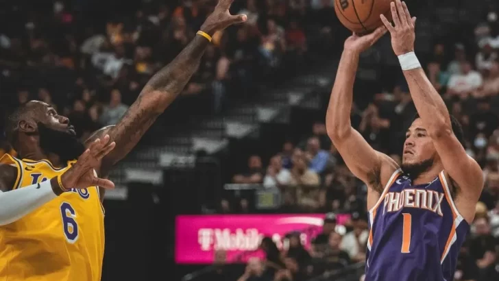 Los Suns con todo y su crisis superaron a unos Lakers en llamas