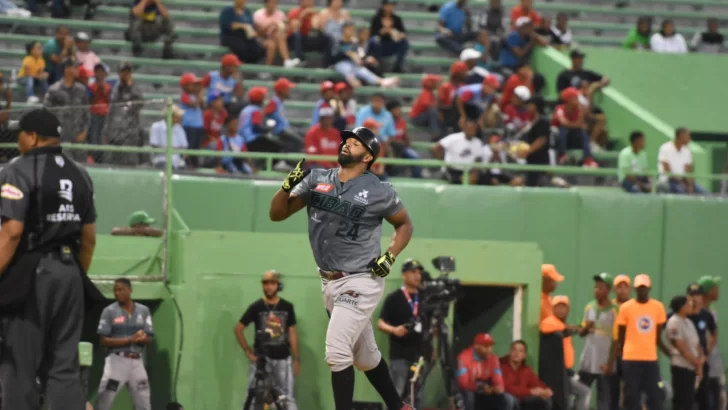 Con un Peguerazo, Gigantes dejan sin luz a las Estrellas