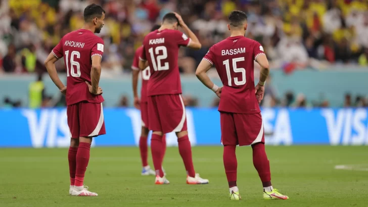 Qatar se convierte en el primer anfitrión del Mundial en perder en su debut