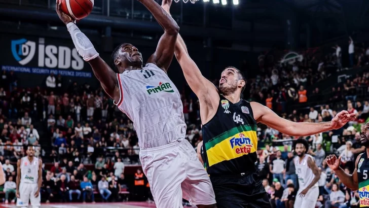 Ángel Delgado sigue indetenible en Superliga de Baloncesto de Turquía