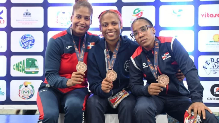 Equipo femenino lucha dominicano consigue boleto a Juegos Centroamericanos
