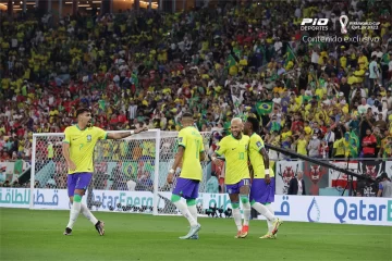 Por rumbos muy distintos Brasil y Croacia hicieron su camino a cuartos de final