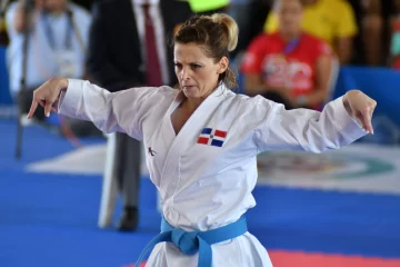 Karateca dominicana brilla también en Máster de dirección empresarial