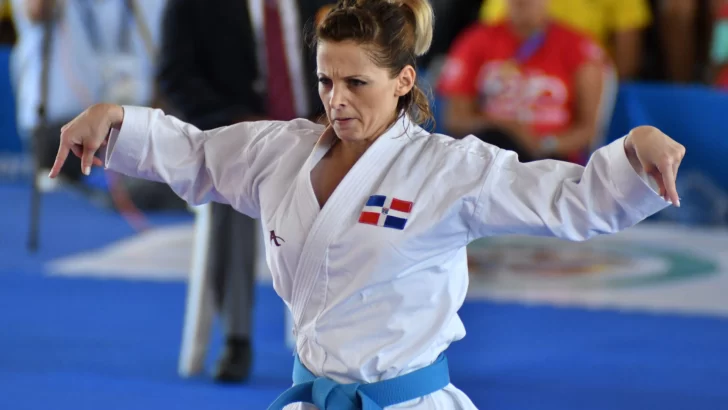 Karateca dominicana brilla también en Máster de dirección empresarial