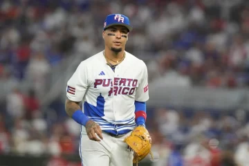 ¿Enloqueció? Javy Báez descargó su furia en el dugout de Puerto Rico