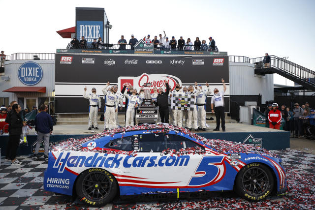 Larson se apunta su primera victoria del año y Hendrick Motorsports suma su tercera victoria