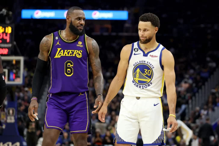 Los Ángeles Lakers vs. Golden State Warriors: predicciones, favoritos y cuánto pagan en las casas de apuestas