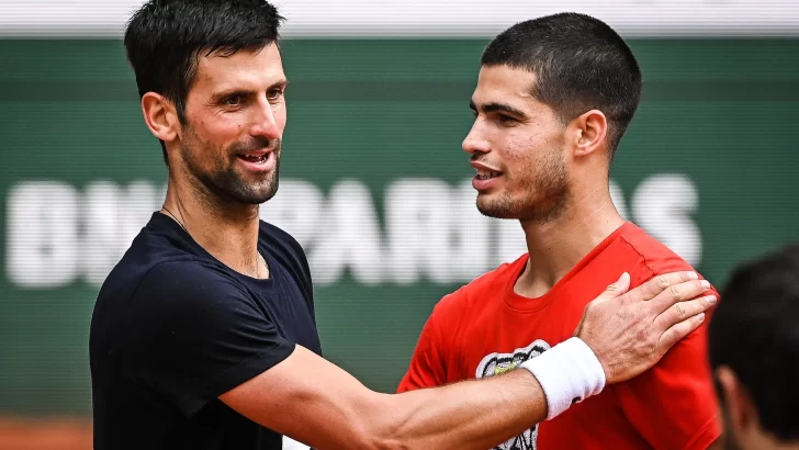 “Alcaraz es el rival a batir en arcilla” según Djokovic