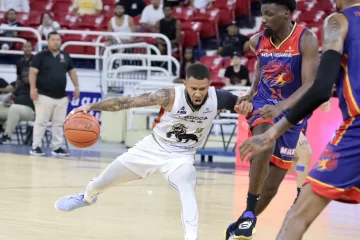 Leones de Santo Domingo  quitan invicto a Reales de la Vega en Súper Liga