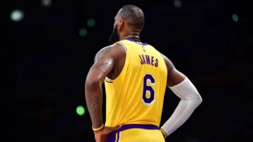 LeBron James cambiará de nuevo el número de camiseta con los Lakers