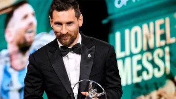 Messi recibe el premio Laureus en medio de su polémica con el PSG