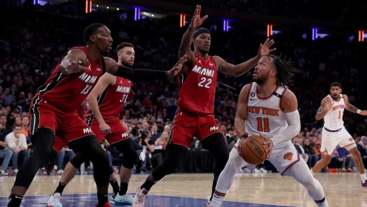 Brunson y Randle cargan a los Knicks para vencer al Heat