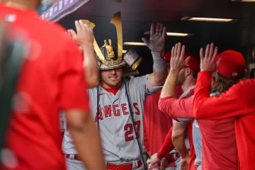 Angels establecen múltiples marcas en partido ante Colorado en el Coors Field