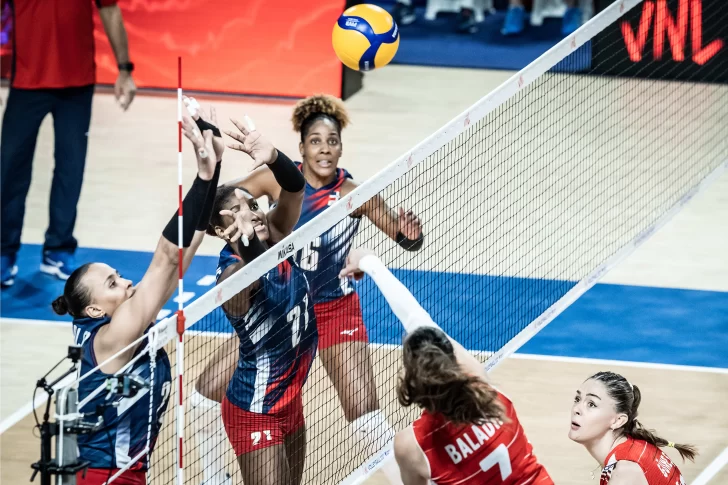 ¡Suena Sinatra! Reinas del Caribe pierden con Alemania y se acercan  a la debacle en la Liga de Naciones de Voleibol