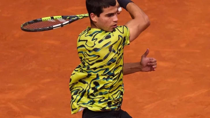 Carlos Alcaraz , a paso firme, se mete en cuartos de Roland Garros