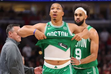 Bye, bye Celtics! Grant Williams se quita la camiseta de Boston para vestir una nueva