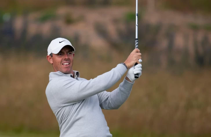 2023-rory-mcilroy-plays-approach-831501358-728x473