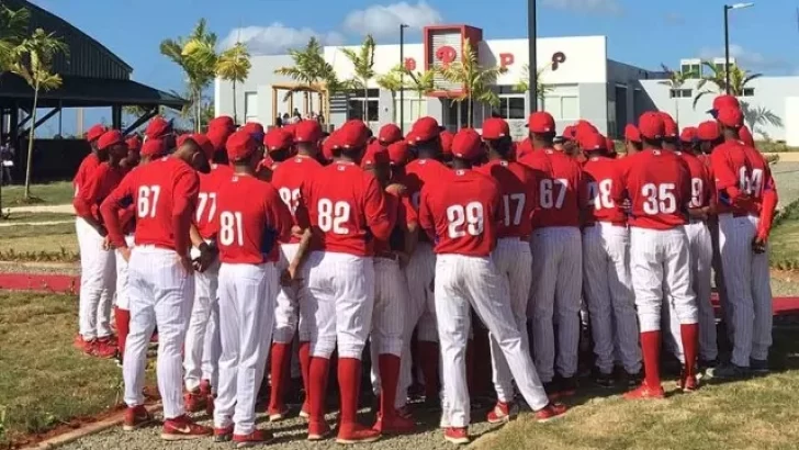 ¿Qué ayuda a República Dominicana en la producción de tantos beisbolistas?