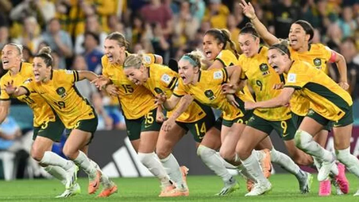 Mundial femenino 2023: Australia e Inglaterra, sufriendo a semifinales