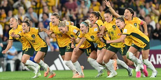 Mundial femenino 2023: Australia e Inglaterra, sufriendo a semifinales