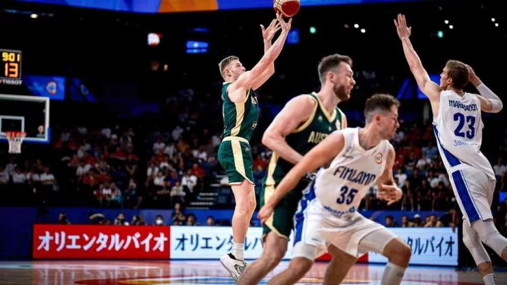Australia se abre paso sobre Filandia para inciar el Mundial de baloncesto 2023