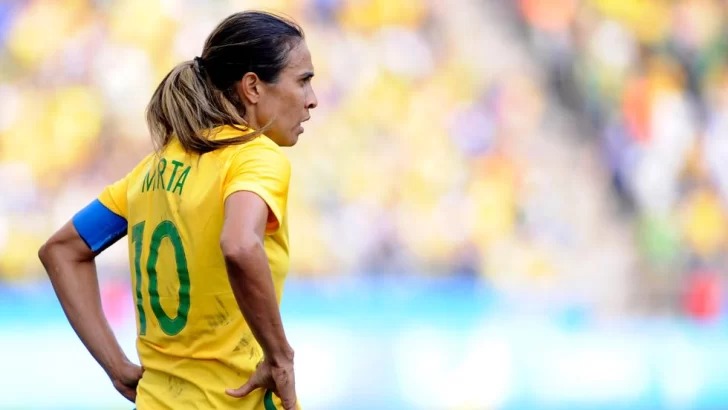 Marta se emocionó en conferencia de prensa al repasar el logro del fútbol femenino