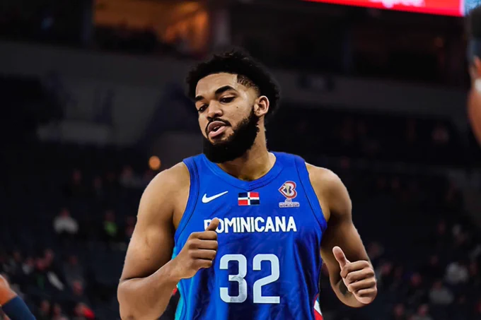 Karl Towns llegó tarde, pero llegó bailando a la Selección Dominicana