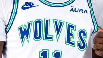 Los Wolves presentan el nuevo jersey que usará Karl-Anthony Towns