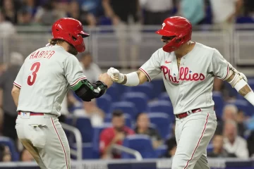 Bryce Harper y Nick Castellanos hablan del doble play sufrido ante Atlanta