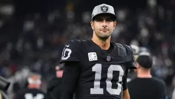 Suspensión de 2 juegos para Jimmy Garoppolo, mariscal de campo de los Raiders