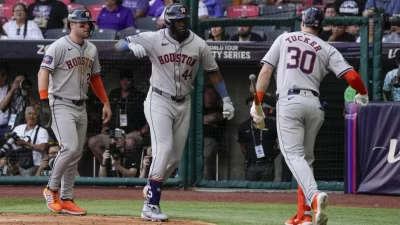  Astros arrasa a Rockies en el primer juego de la serie en la ciudad de México 