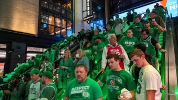 Fanáticos de los Celtics cuestionan el desaire en los premios NBA tras dominar la temporada regular