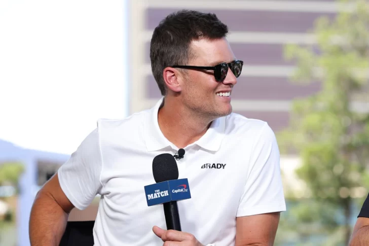 Tom Brady: Leyenda en el campo, ahora brillando en la cabina de FOX Sports