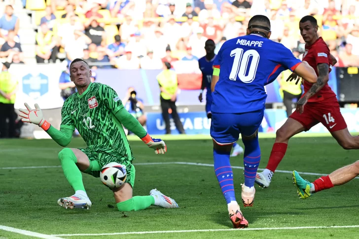 Decepción francesa de la mano de Mbappé