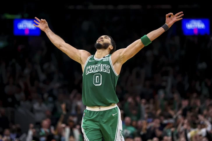 Celtics renueva a Tatum con salario exorbitante