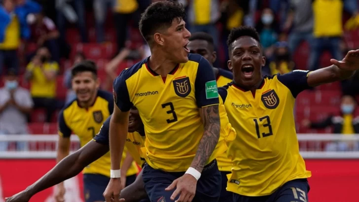 Mirá centrogol de Hincapié para adelantar a Ecuador (Video)