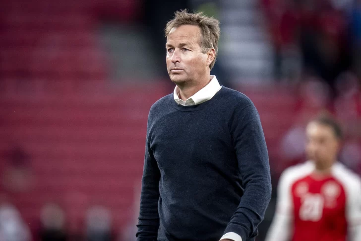 ¿Quién es el entrenador de Dinamarca?