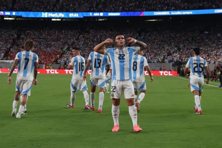 El Toro Martínez rescató y clasificó a Argentina