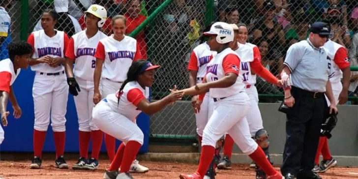 Softbol femenino asciende en el ranking mundial