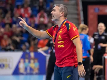 ¿Quién es el entrenador español de Angola en Balonmano de París 2024?