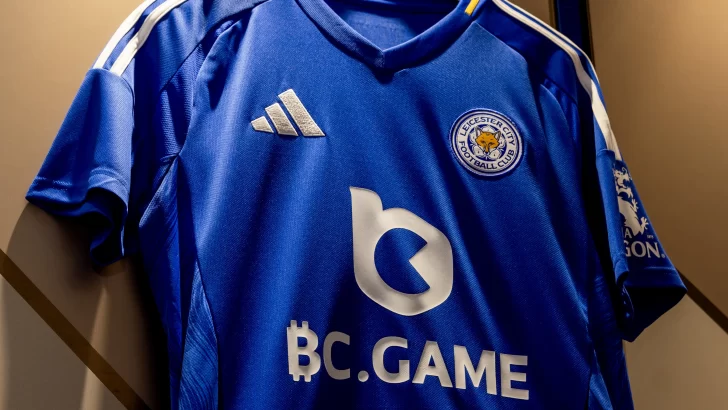 Leicester City presenta nueva camiseta para temporada 2024/25