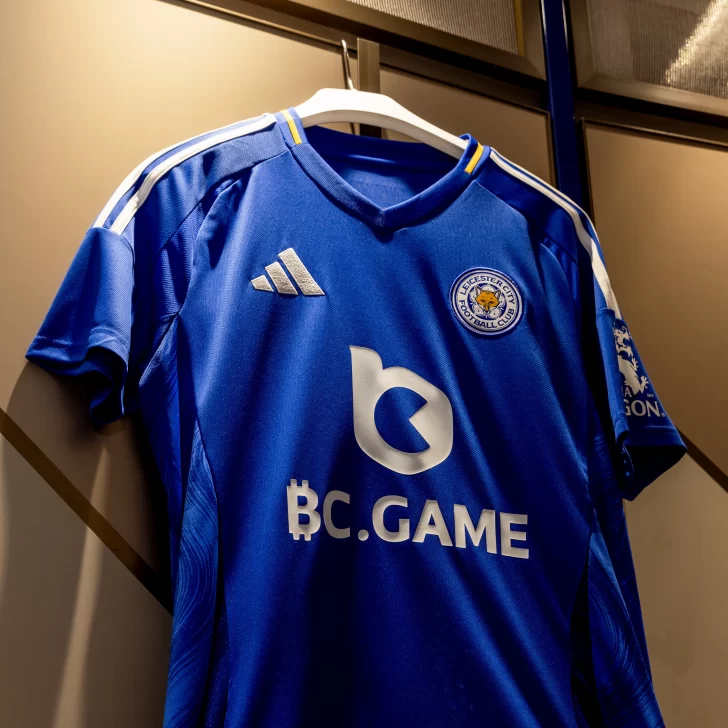 Leicester City presenta nueva camiseta para temporada 2024/25