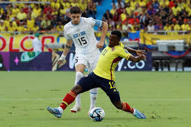 Estadísticas de Uruguay vs Colombia enfrentándose